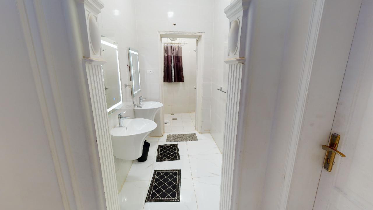 Luxurious Chalet with Play Area | 1878 Bathroom