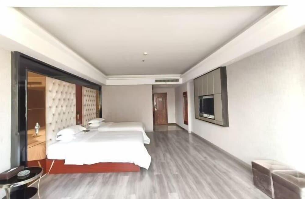 Sunshine 100 Boutique Hotel