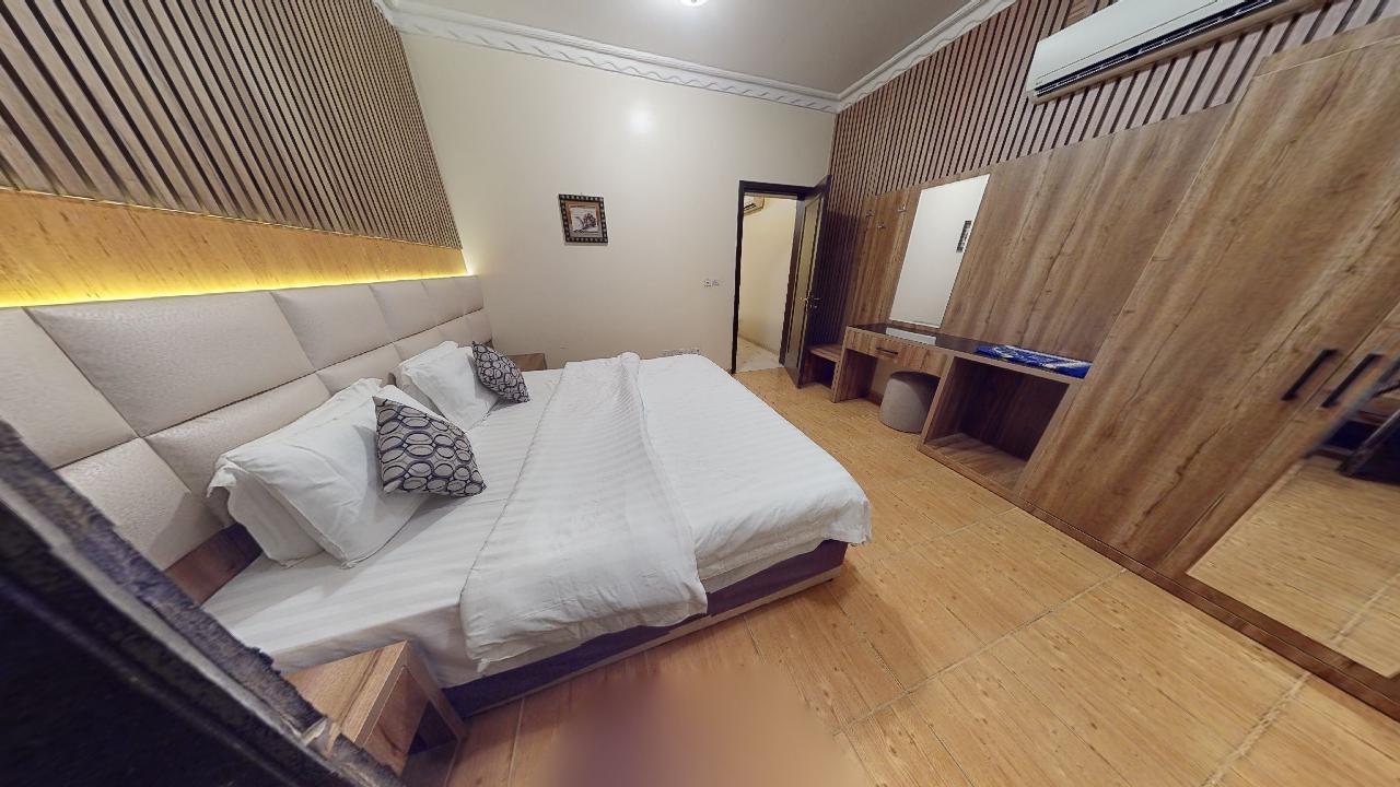 Comfy Chalet with Comfortable and Simple Furniture | 1992 Bedroom