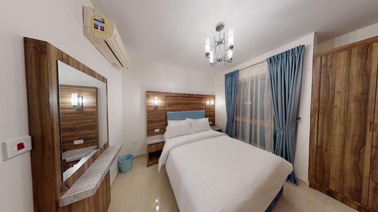 Attractive Chalet with Comfortable and Simple Furniture | 989 Bedroom