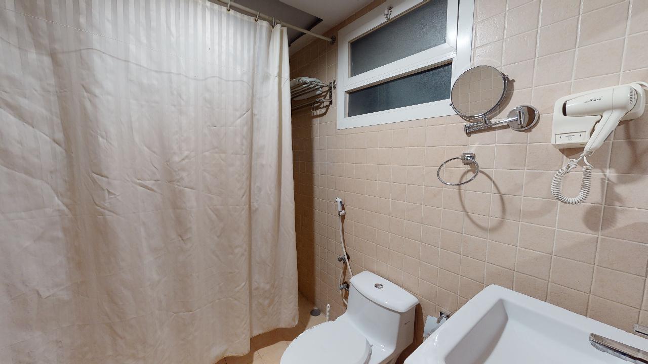 Luxurious Chalet With Comfortable and Simple Furniture | 1005 Bathroom