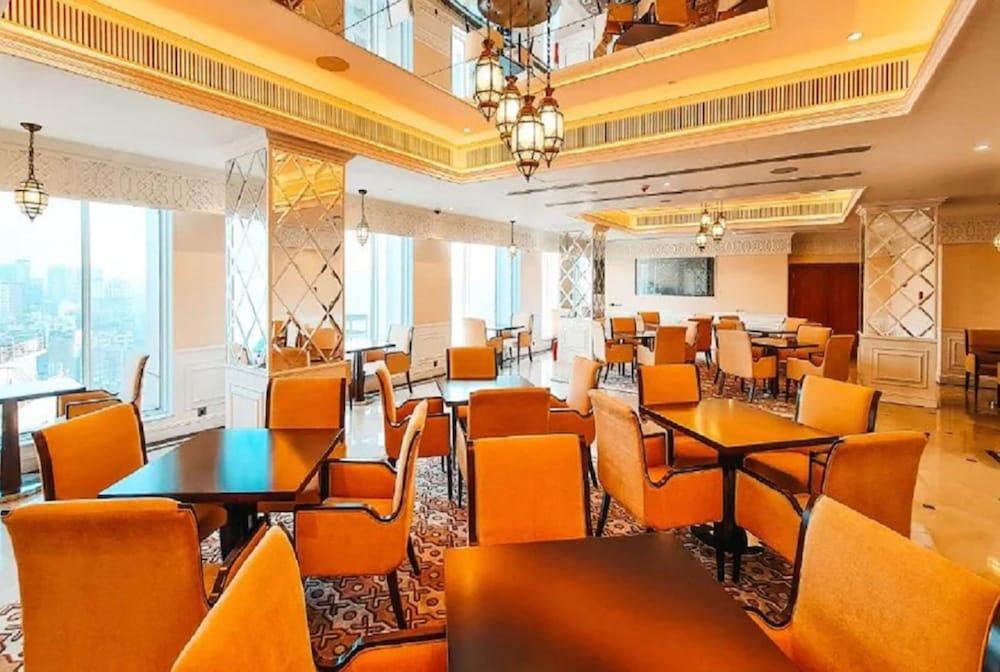 Goroomgo Polo Imphal Interior