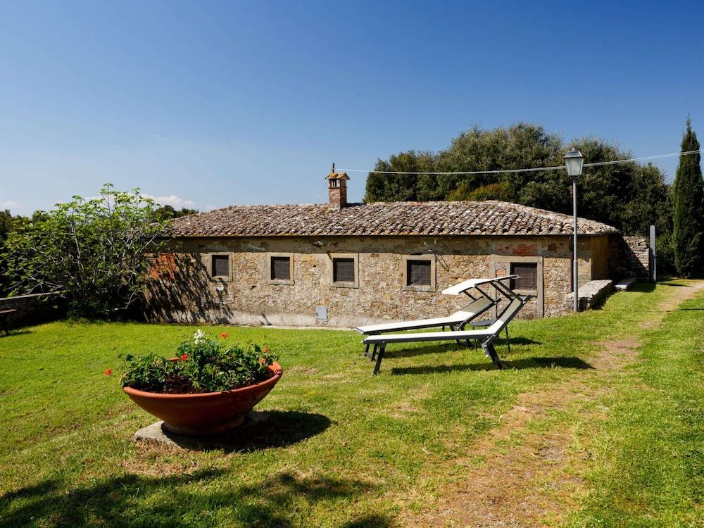 Tuscan Holiday Home With Pool Exterior
