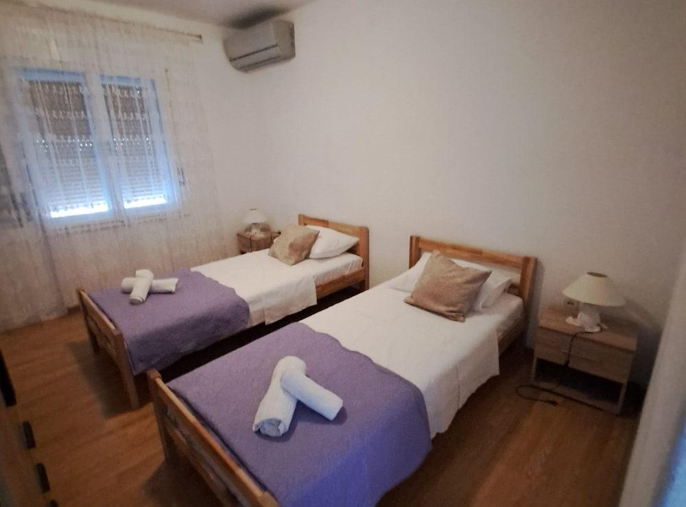Apartment Marko Room