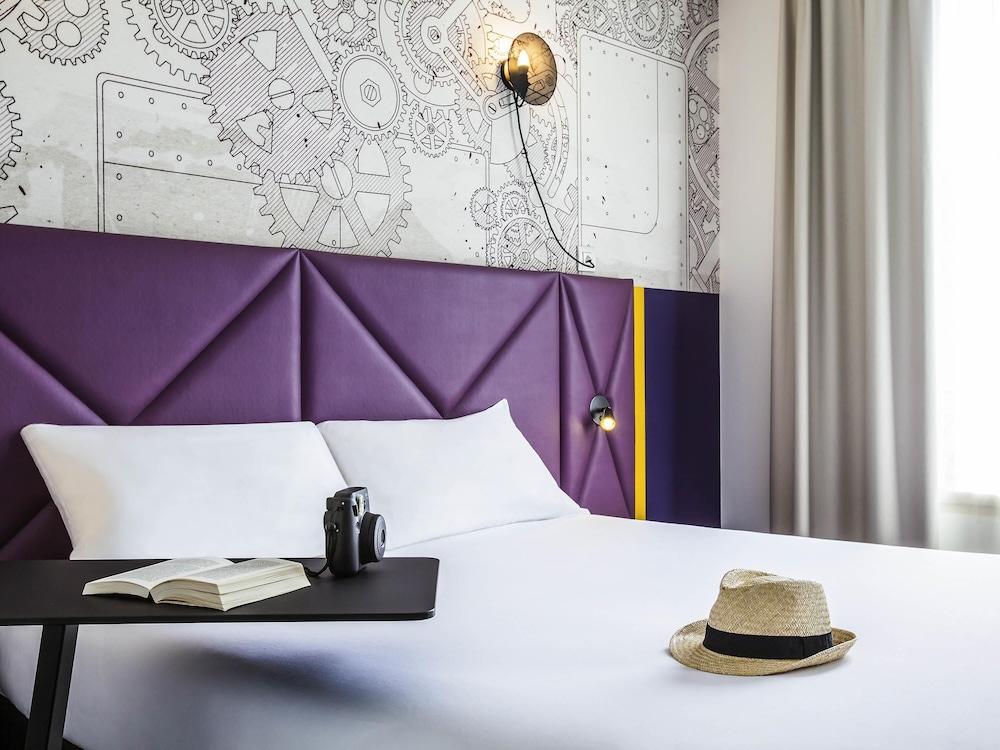 Ibis Styles Paris Mairie de Clichy Room