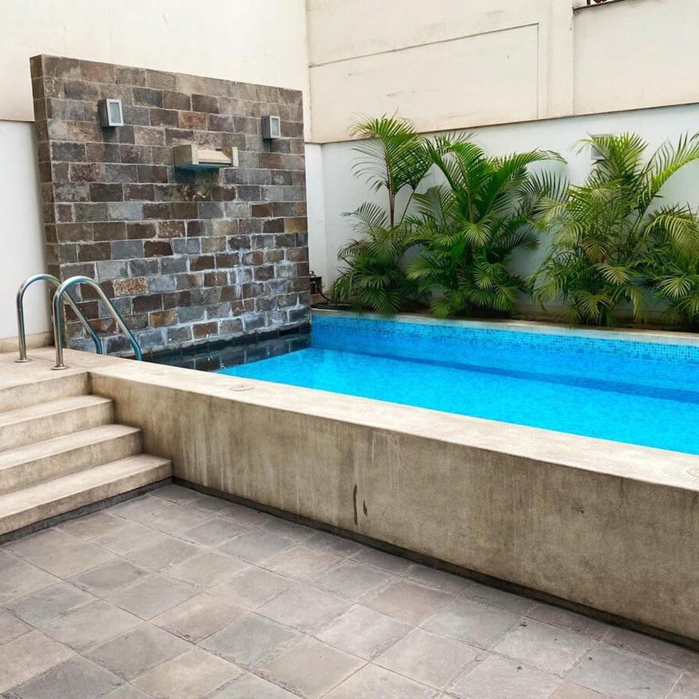 w Art Deco 1BR With Pool View in Barranco Room