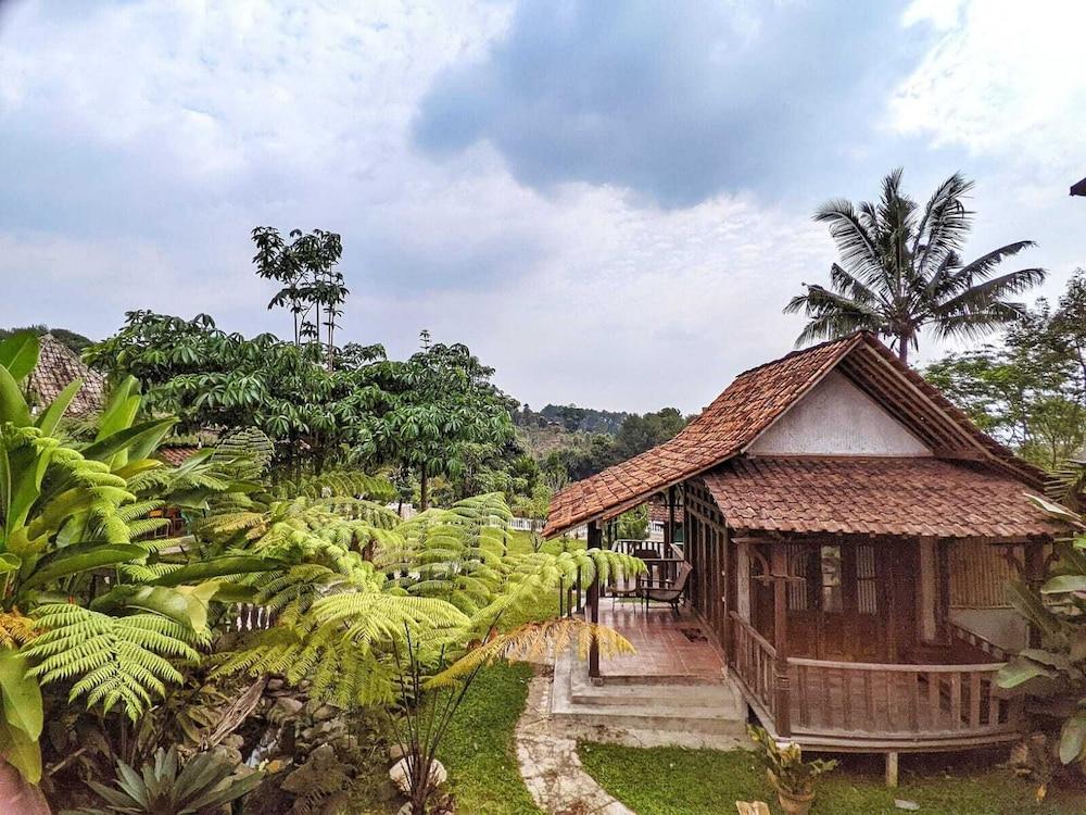 Omah Trasan Pangrango Exterior