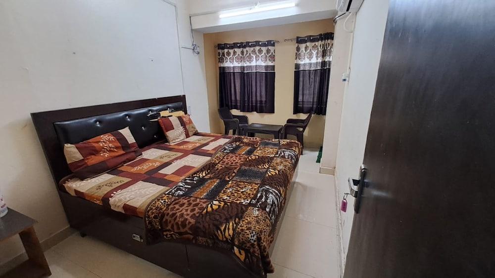 Saurav Palace Mathura Room