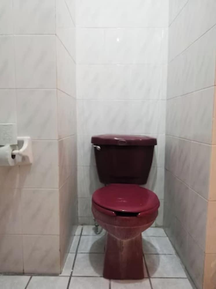 أو واي أو هوتل كاسينو ديل فال، ماتيهوالا حمام