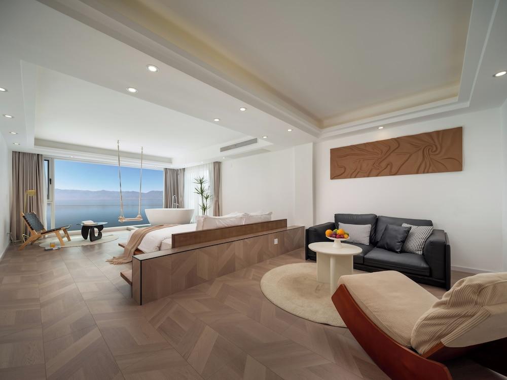 Da Li Yu Jia Ren Hotel