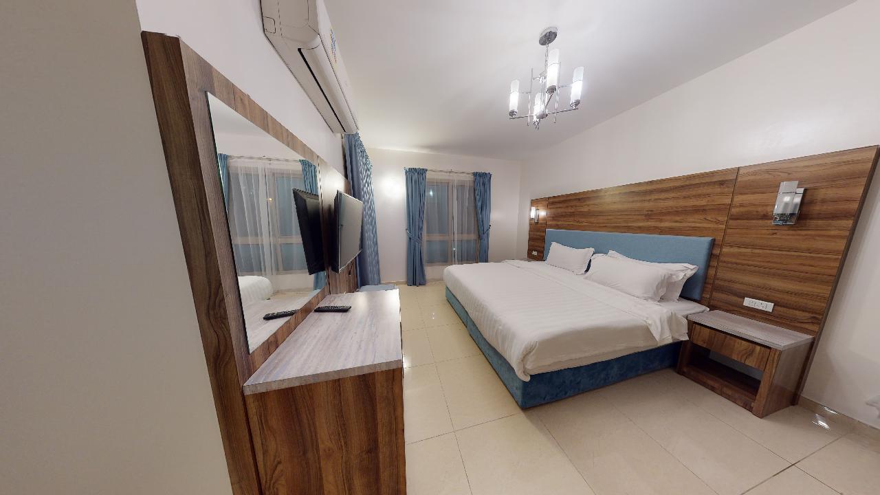 Amazing Chalet with Comfortable and Simple Furniture | 977 Room