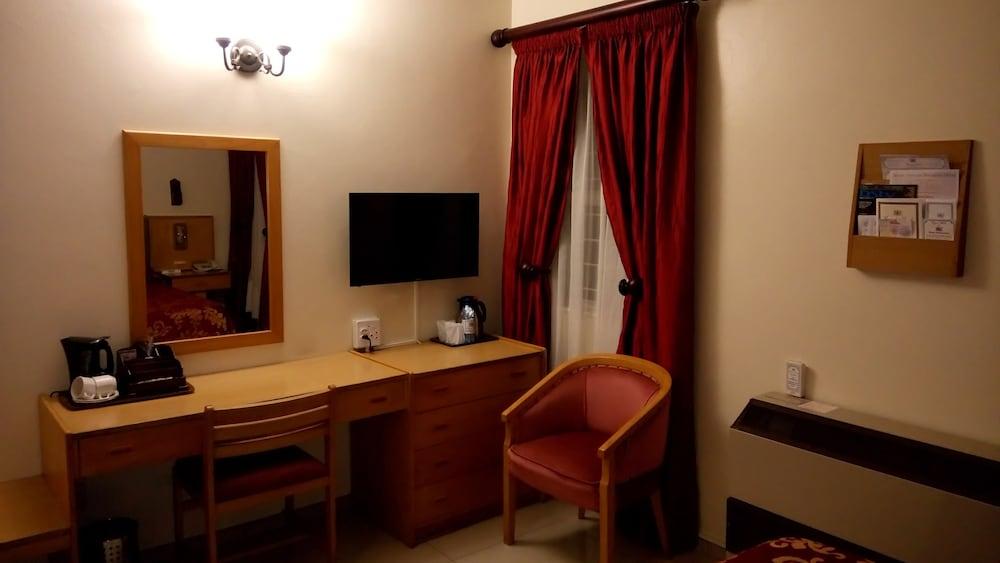 Royal Hotel Ladysmith Room