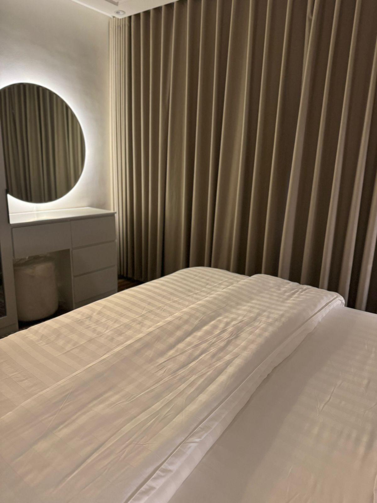 Luxurious Studio with Comfortable and Simple Furniture | 5664 Bedroom