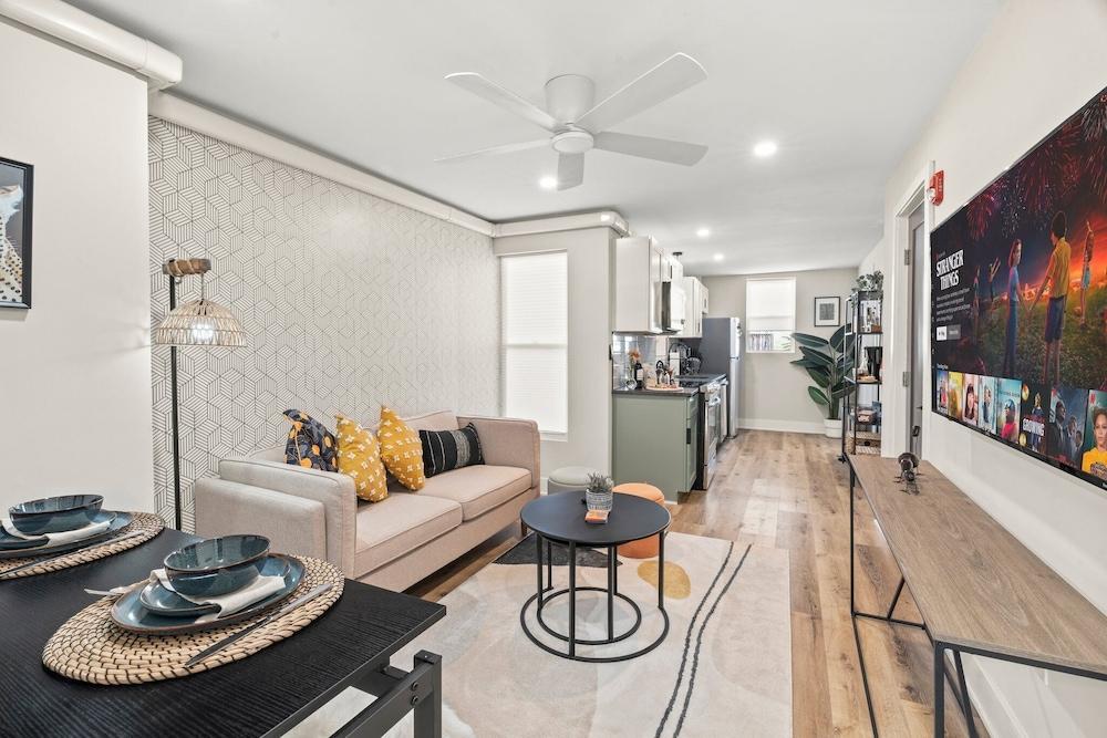 1BR Passyunk AveStunner-Perfect Location Featured Image