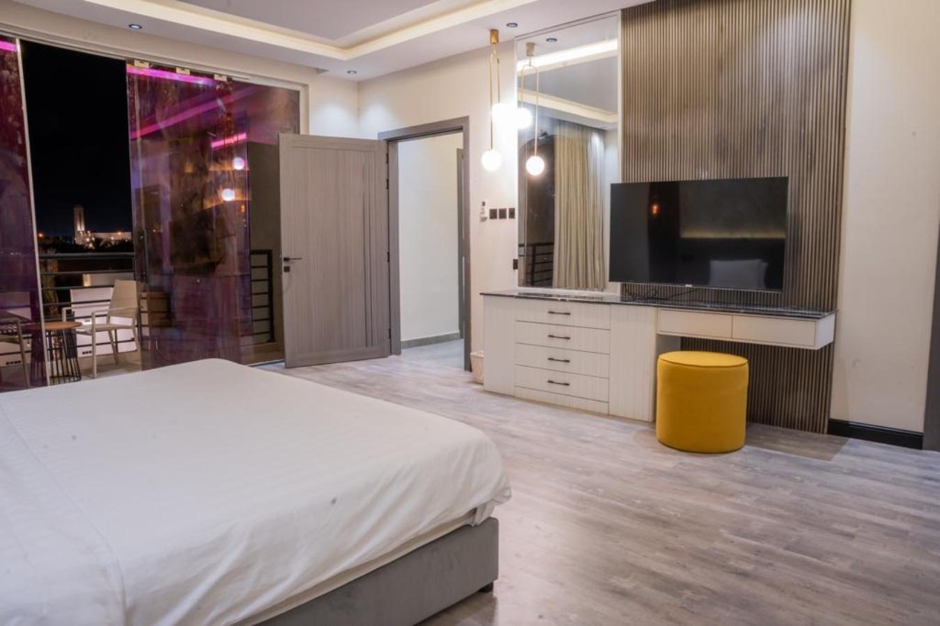 Comfy Chalet with Comfortable and Simple Furniture | 2397 Bedroom