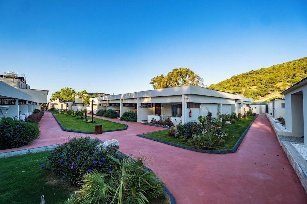 كلوب سيدريس هالال فاميلي هوتل آند سبا المنطقة الخارجية