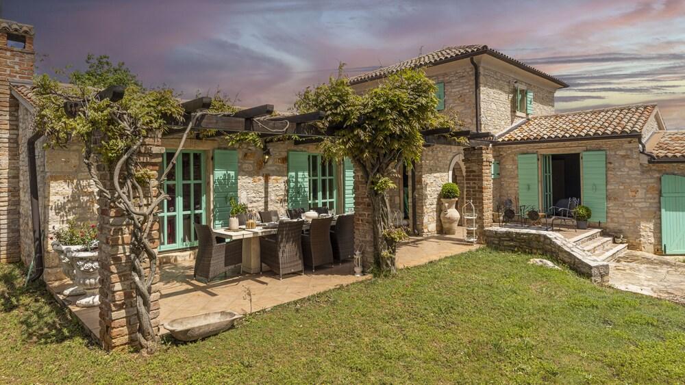 Le Chateau