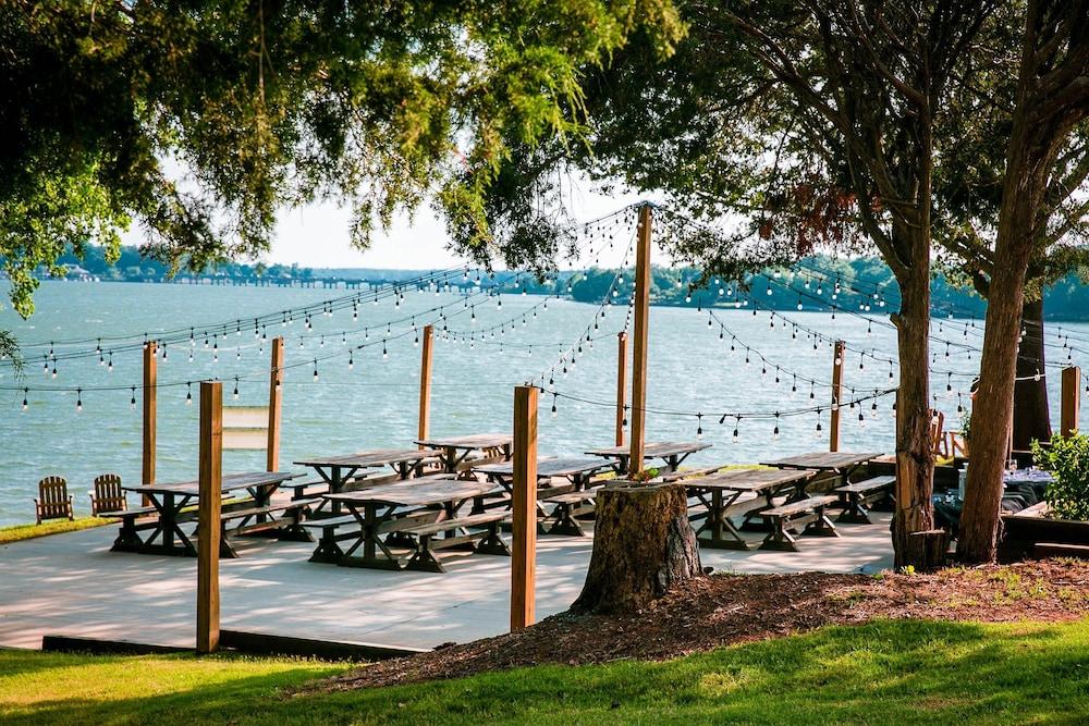 Lakefront Property Two Bedroom Cabin #32 at Long Cove Resort by Redawning