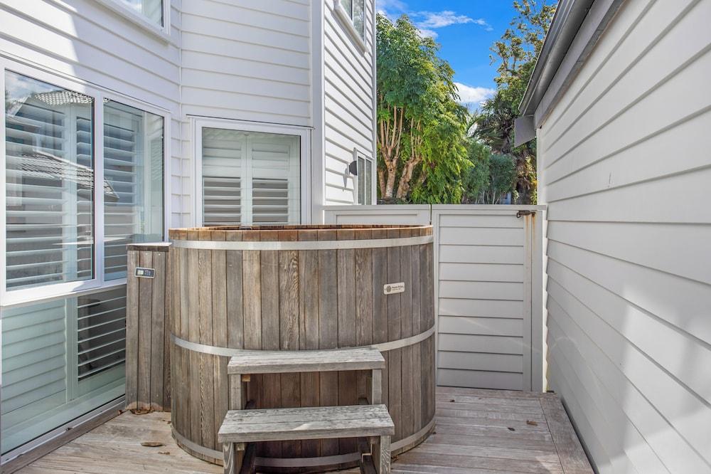The Oasis Home with Hot Tub and Parking Private Spa Tub