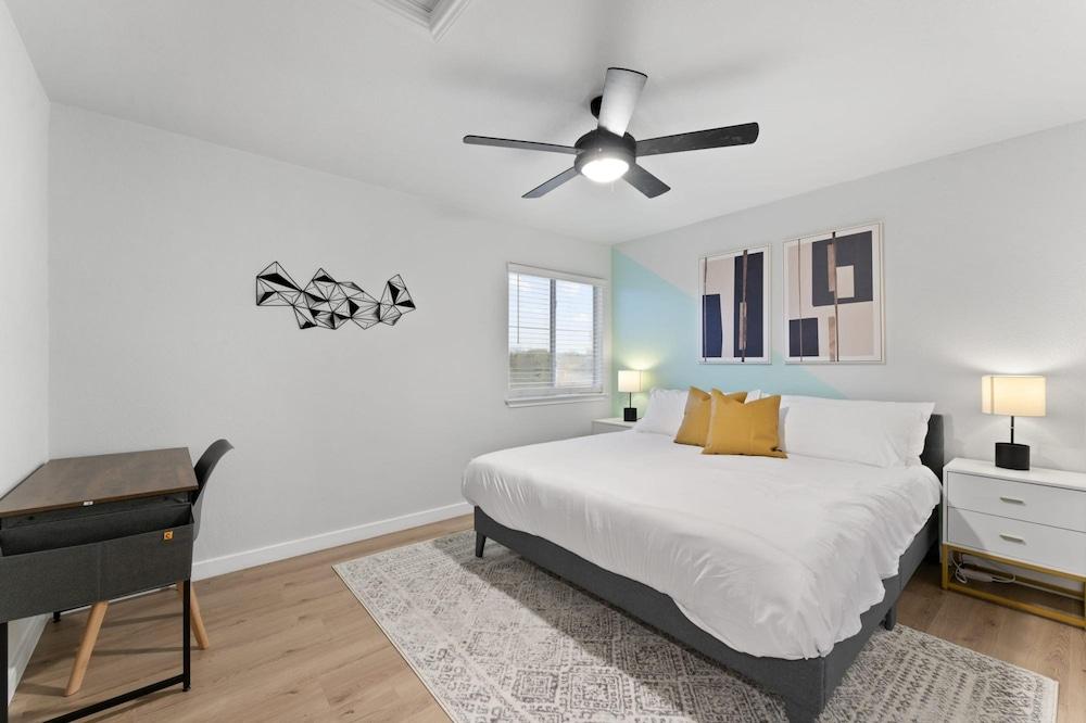 Remote Work Friendly King Beds Fast Wifi 3BR Room