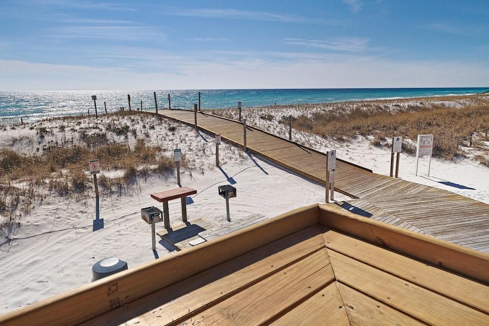 Sandpiper Cove 4114 Property Grounds