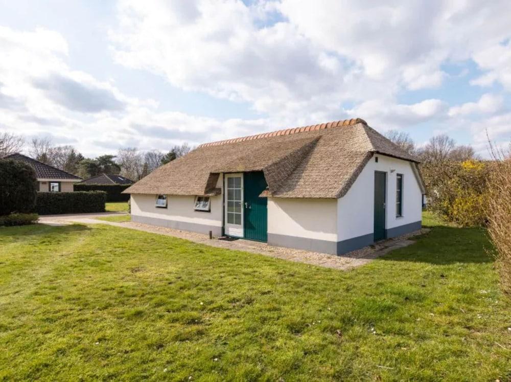 Comfy Bungalow With Dishwasher, 3 km. From Putten