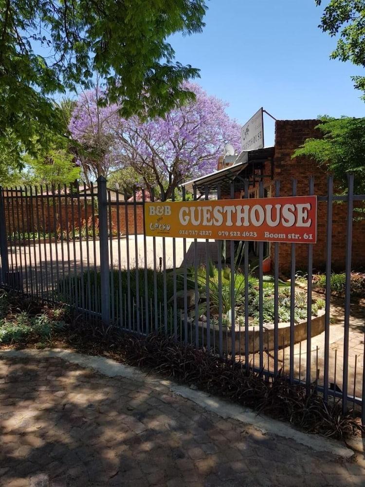 Gorgeous Gecko Guesthouse Exterior