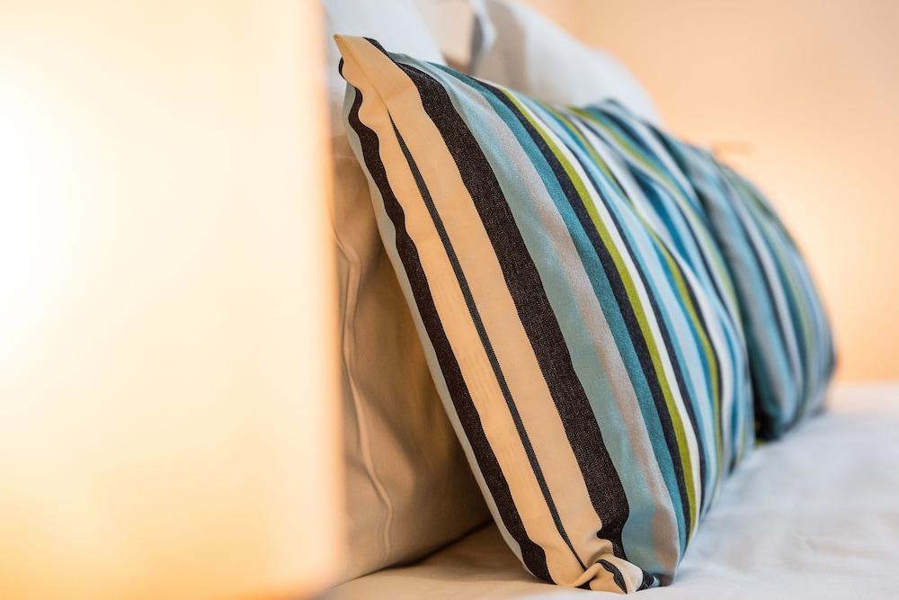 Ténéo Apparthotel Talence - Arthéna Interior Detail