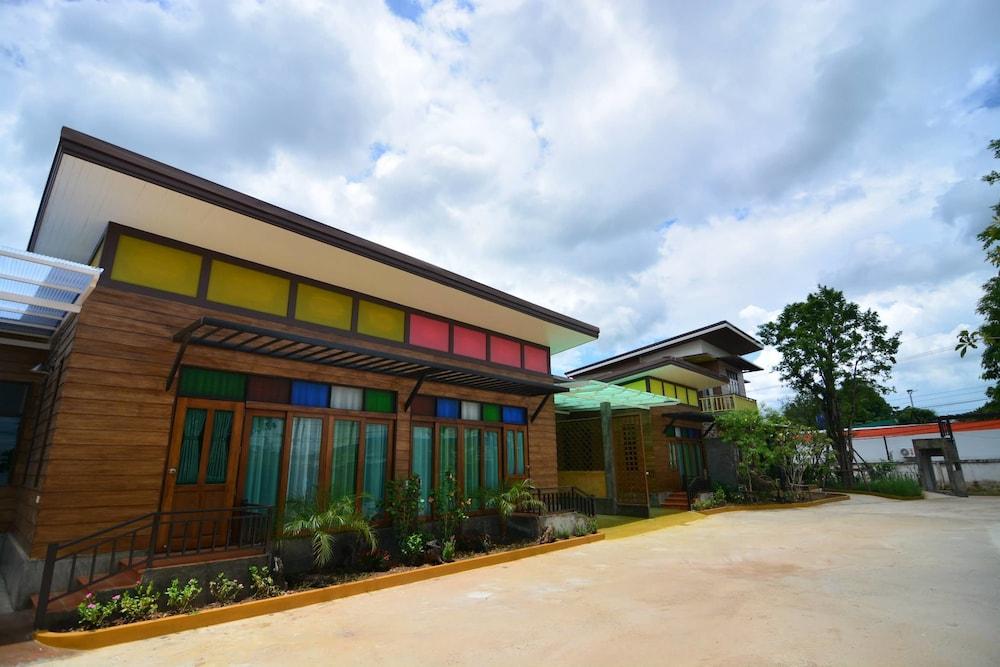 Reuan Napasorn Exterior