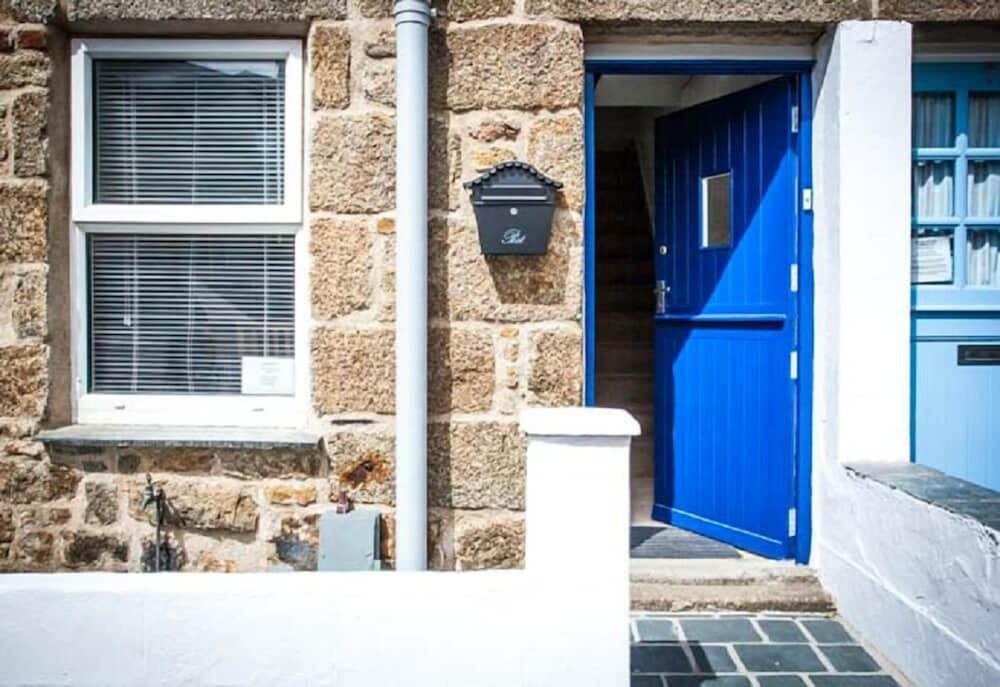 Harbour View Cottage Featured Image