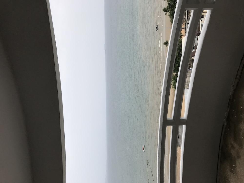 Bua Khao Paradise Beach
