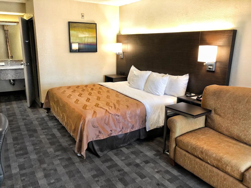 Quality Inn Riverside near UCR and Downtown Room