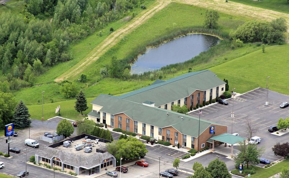 Clarion Pointe Racine - Mount Pleasant Exterior