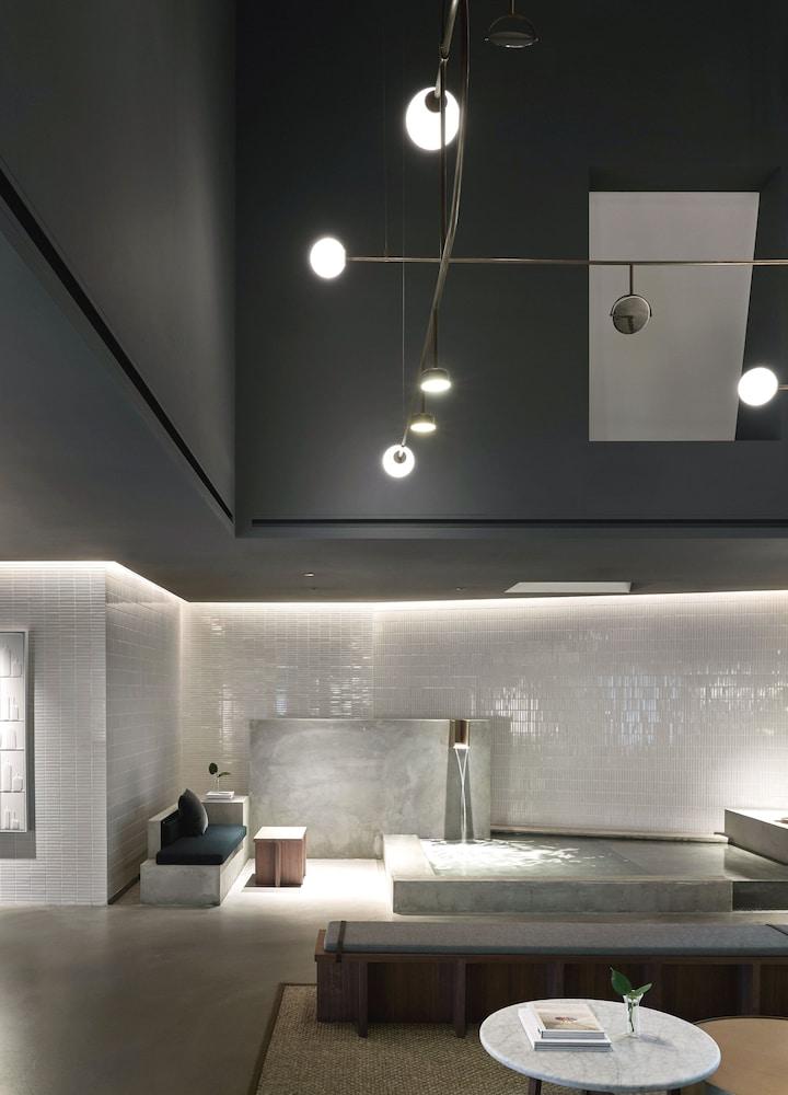 كيمبتون دا آن تايبيه باي آيتش جي المنطقة الخارجية