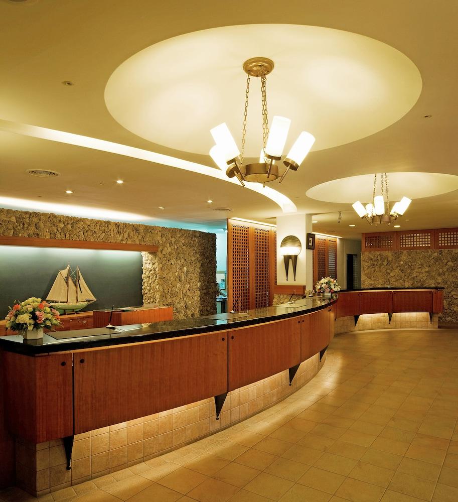 YoHo Beach Resort Reception