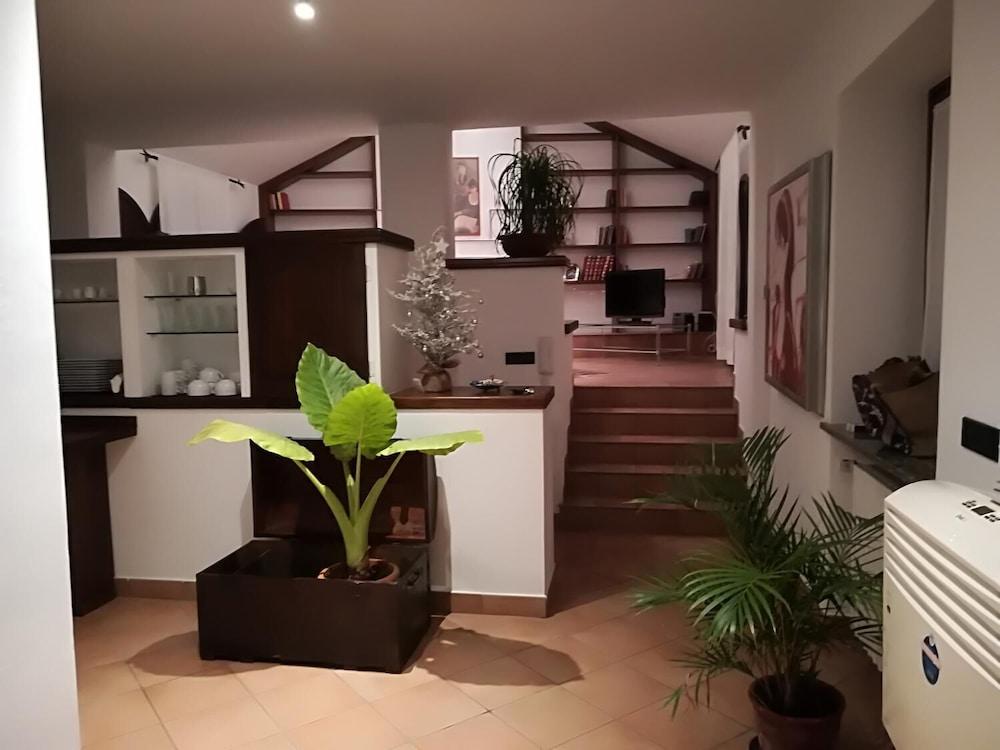 Le Ginestre Interior