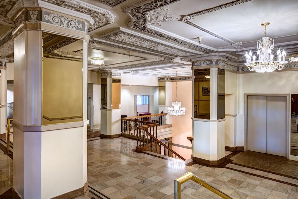 بيغيلو هوتيل آند ريزيدنسيز، أسّند هوتيل كوليكشن ميمبر داخل الفندق