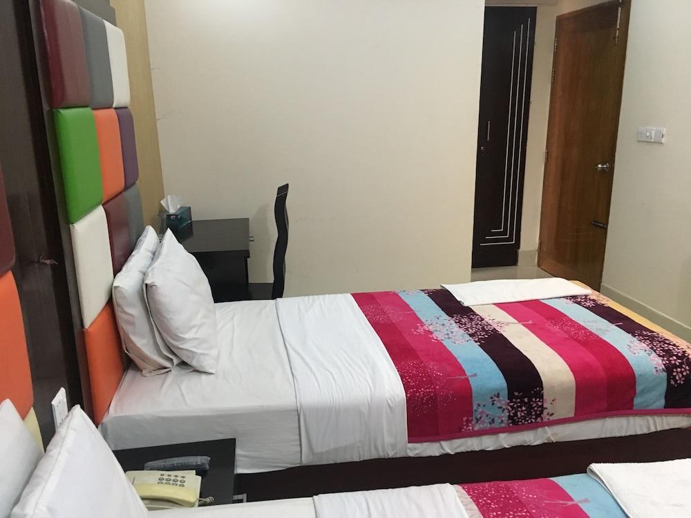 Uttara Suite At Dhaka Room