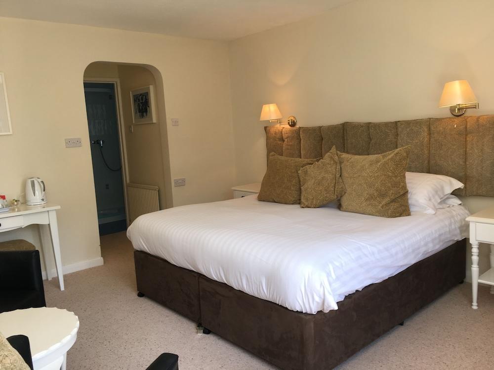 The Leconfield Room