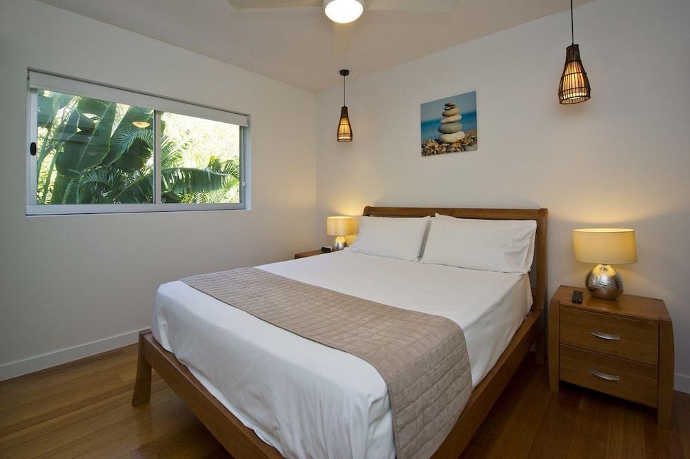 Maggies Beachfront Apt. 4 Room