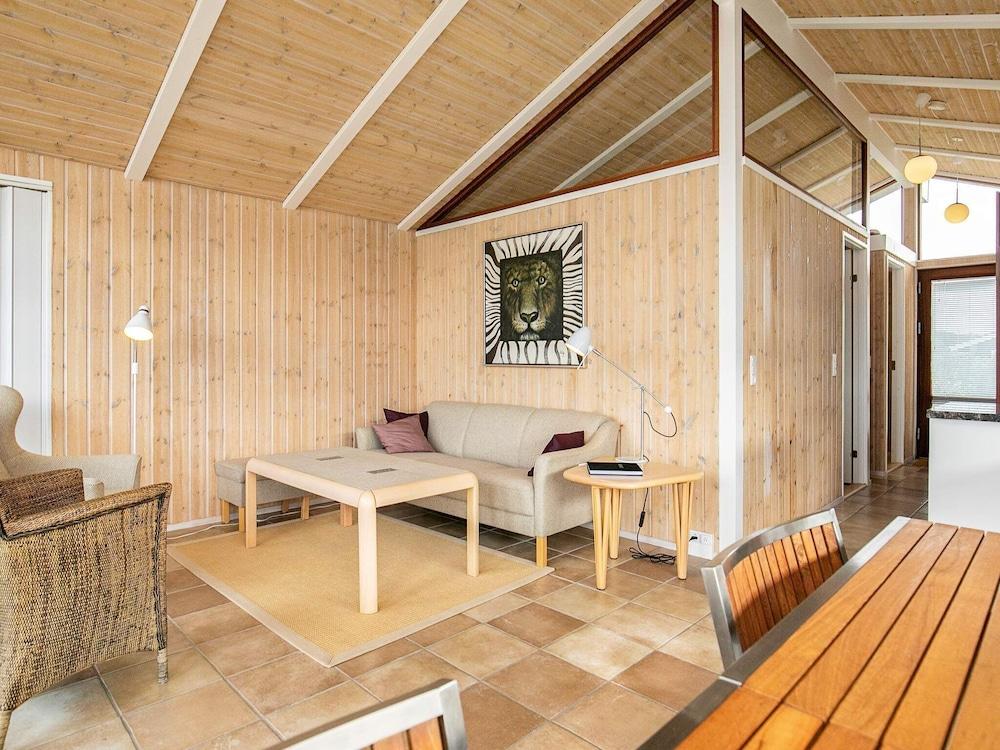 6 بيرسون هوليداي هوم إن لوجستور غرفة معيشة