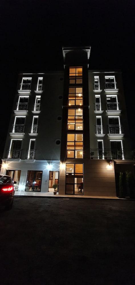 Plaza Lucice Exterior