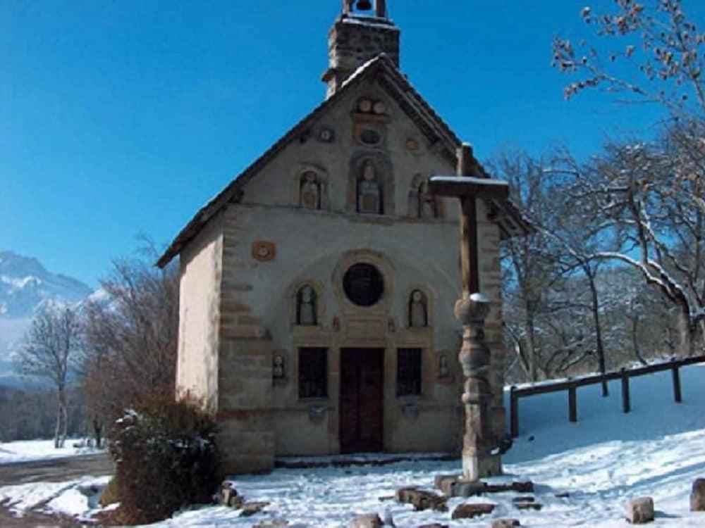 Le Cairn - Chambres D'hôtes et Table D'hôtes Exterior