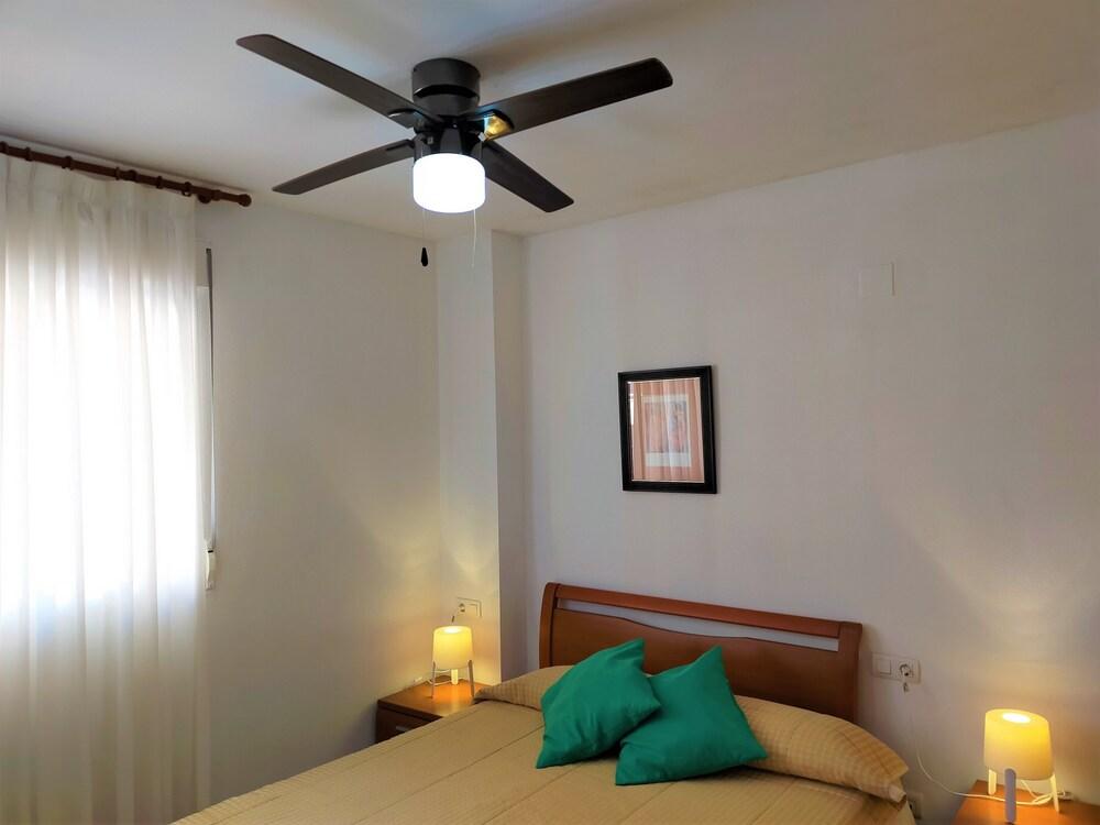 ACV - Acapulco II-1ª Linea Planta 5 Norte Room