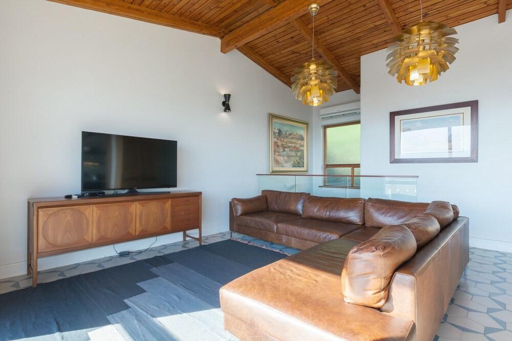 Chamonix 16 by CTHA Interior Detail
