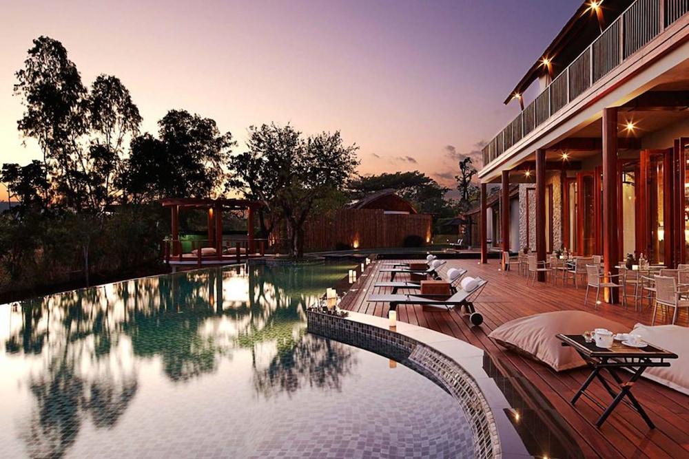 Boribot Pool Resort Exterior