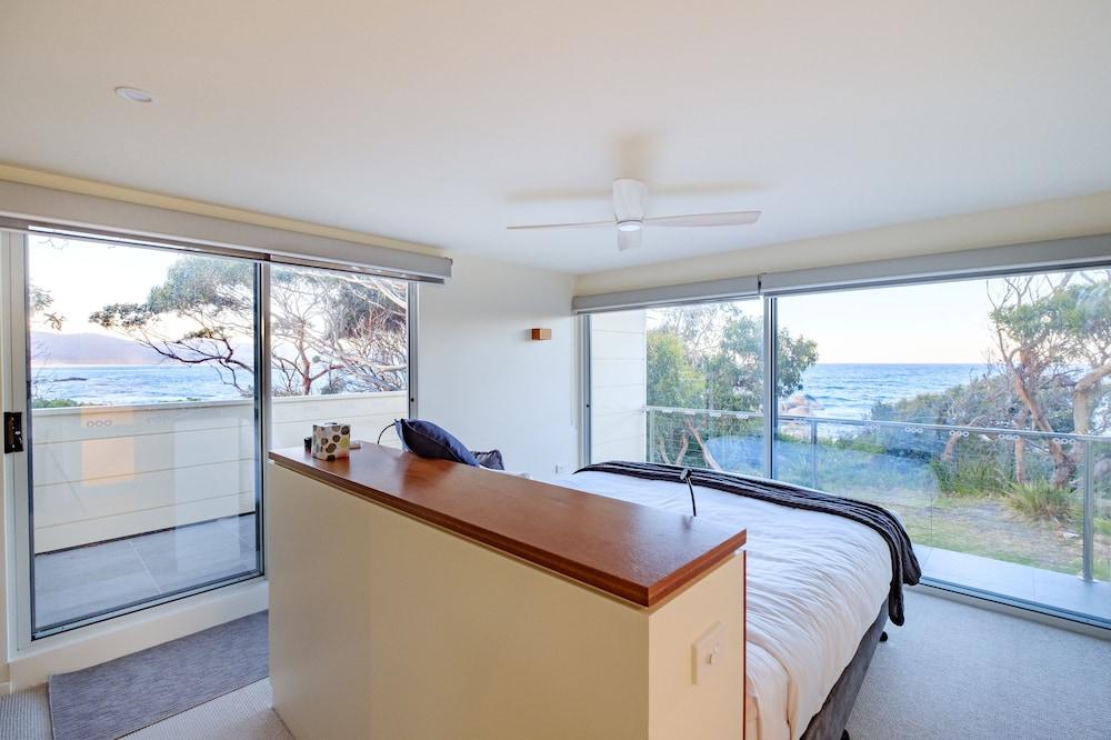 Cod Rock Point Room