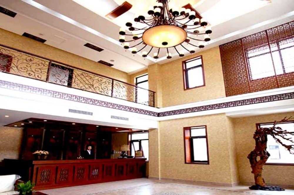 فريجرينت هيلز هوليداي بيزنس هوتل الردهة