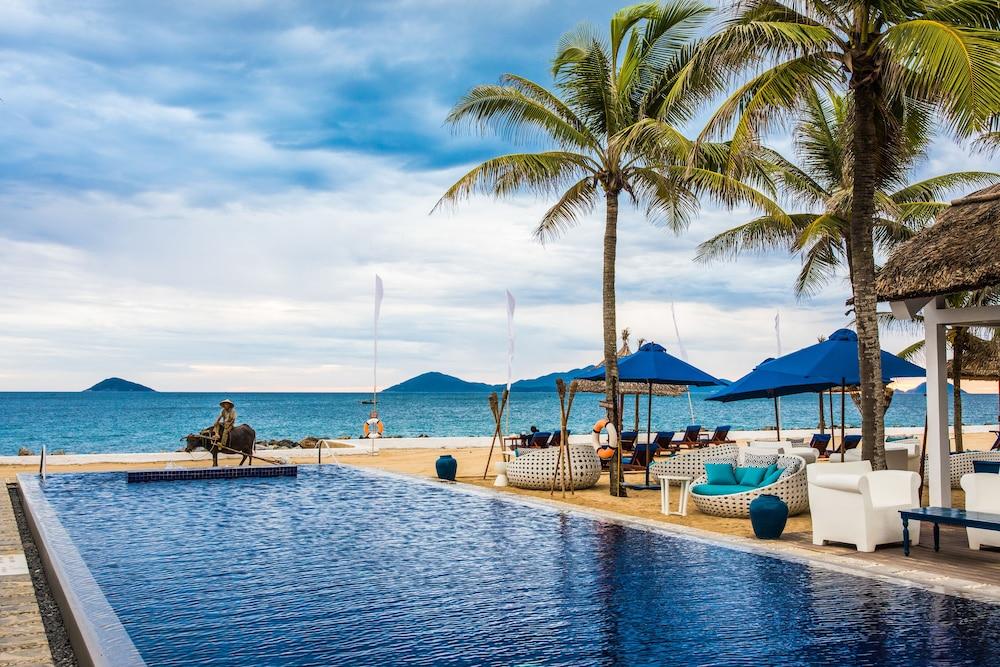 Sunrise Premium Resort Hoi An Featured Image