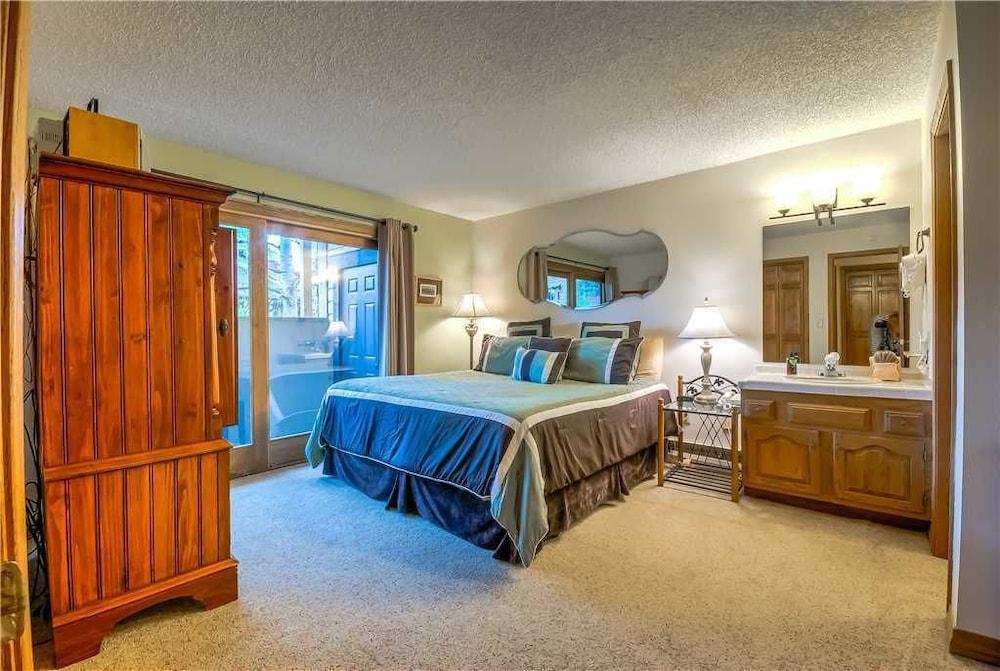 Phoenix 125 Room